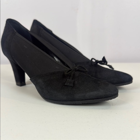 Vintage Prevata Black Suede with Bow 3” Heels - Picture 2 of 11